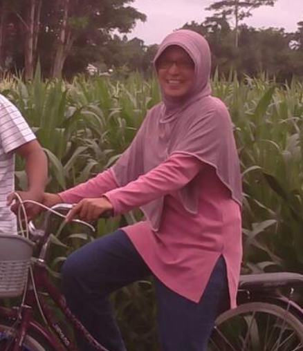Prof.Dr. Ir. Yuliana, S.Pi., M.Si.